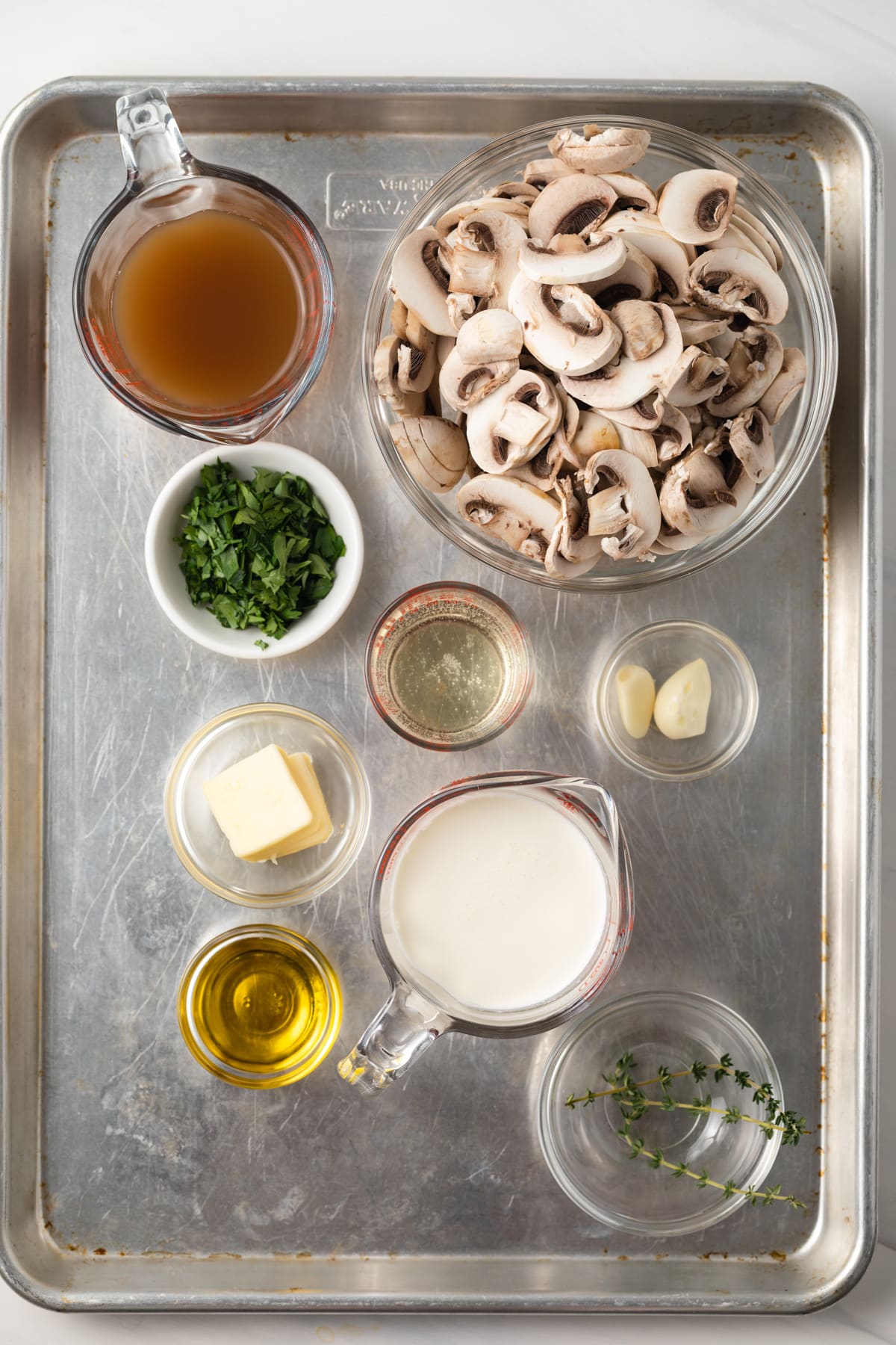 Ingredients for mushroom sauce.